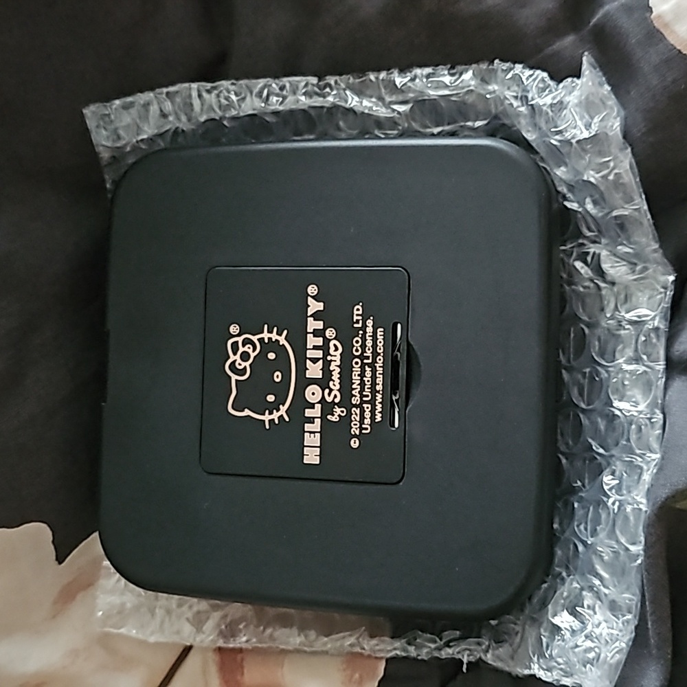Hello Kitty Compact Mirror - Picture 2 of 4